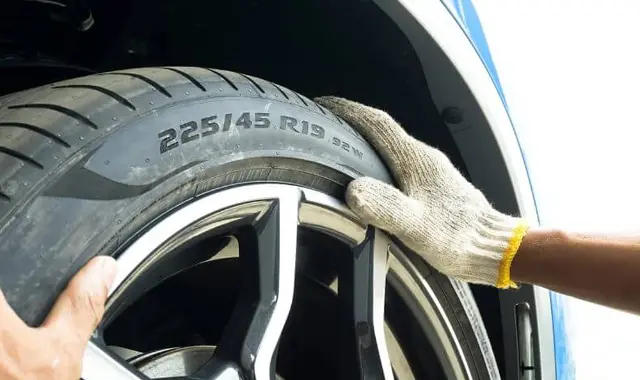 Reading Marks on Tires Tayar Tanda